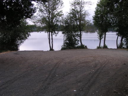 Island lake boat launch near Skokomish
